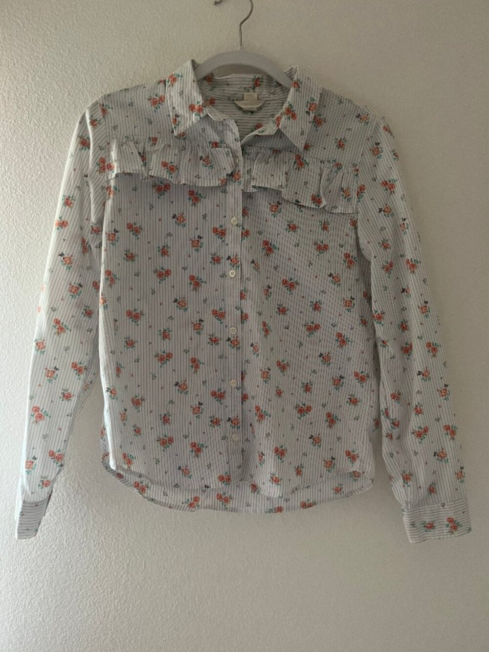 Forever 21 Floral Ruffled Button Down